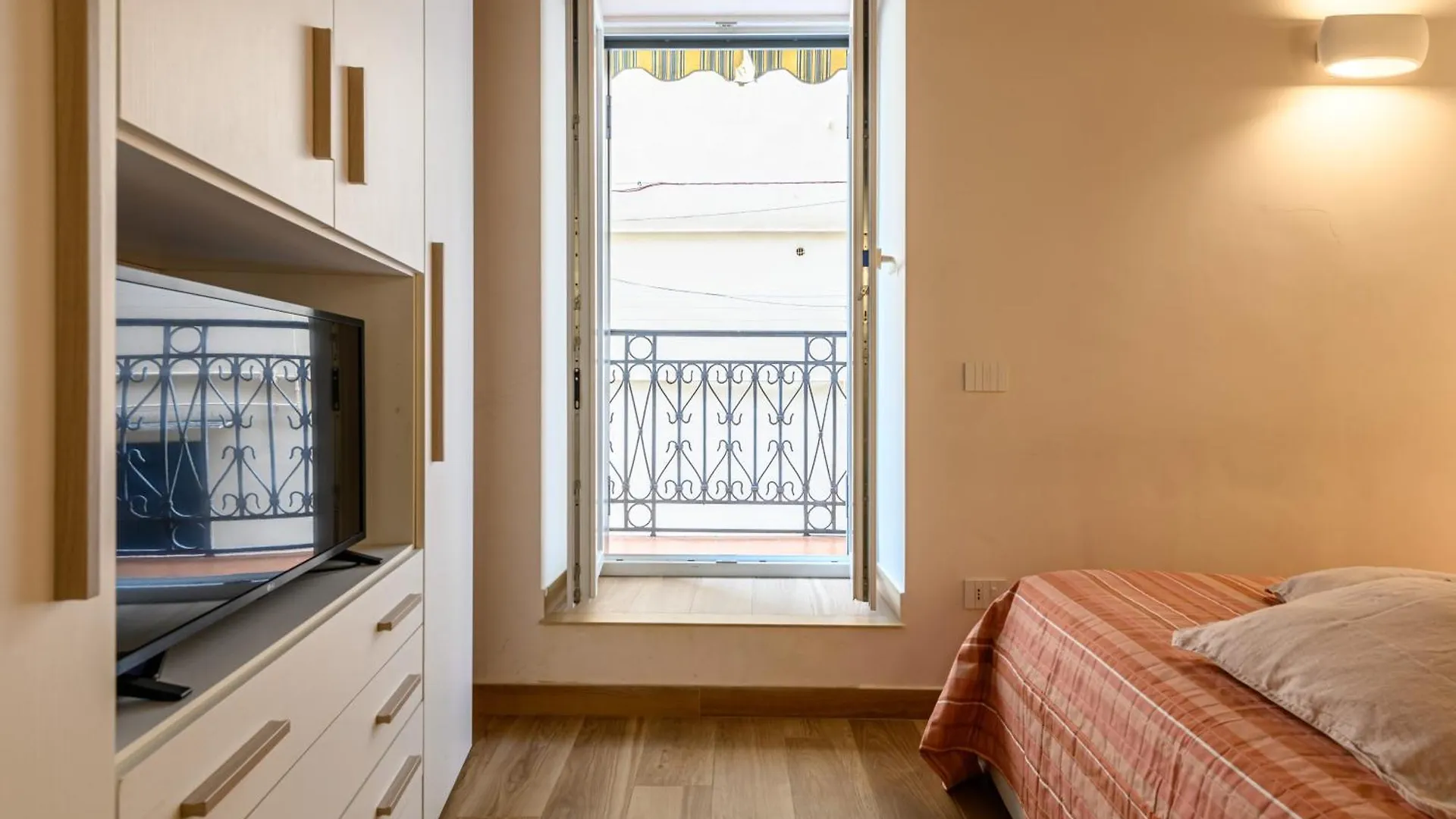Dimora Aragonese Apartment Naples