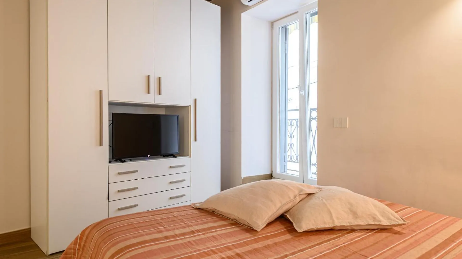 Dimora Aragonese Apartment Naples